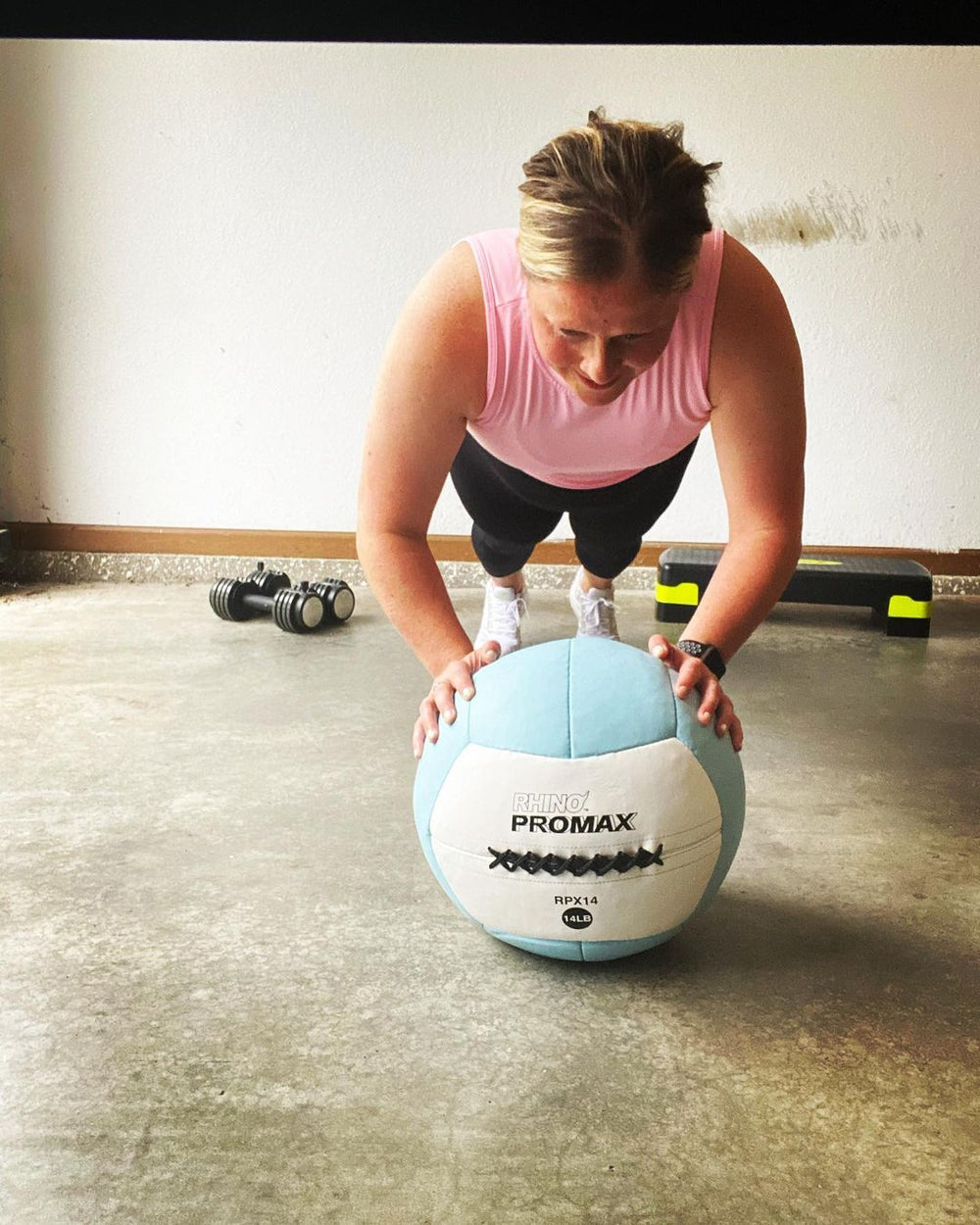 RHINO Fitness® ProMax Medicine Ball Series 30 lb, Black RHINO fitness indoor medicine ball physical therapy